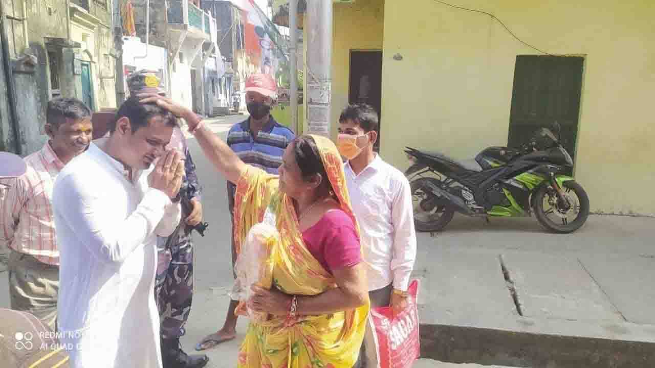 Joy Saha: ছটপুজোর সামগ্রী দানে সরকারি সন্ত্রাসের শিকার বিজেপি নেতা!