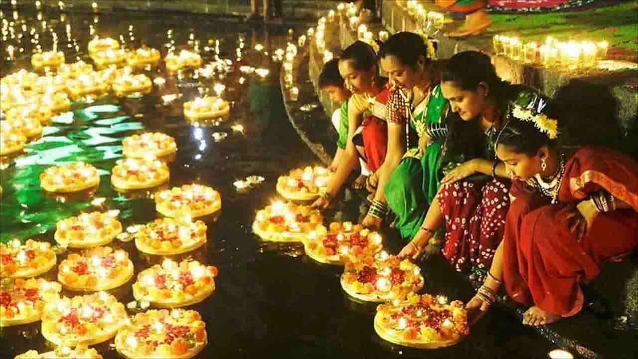 Kartik Purnima 2021: কার্তিক পূর্ণিমার দিনে কী-কী দান করা শুভ বলে বিবেচিত হয়, তা রাশি মেনে দেখে নিন Kartik Purnima 2021: কার্তিক পূর্ণিমার দিনে কী-কী দান করা শুভ বলে বিবেচিত হয়, তা রাশি মেনে দেখে নিন
