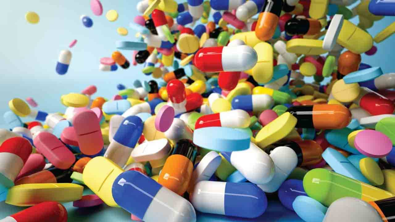 Medicine Crisis: সরকারি হাসপাতালে ওষুধে রাশ নাকি উৎসব করতে গিয়ে স্বাস্থ্যে আপোস! খোঁচা বিরোধীদের