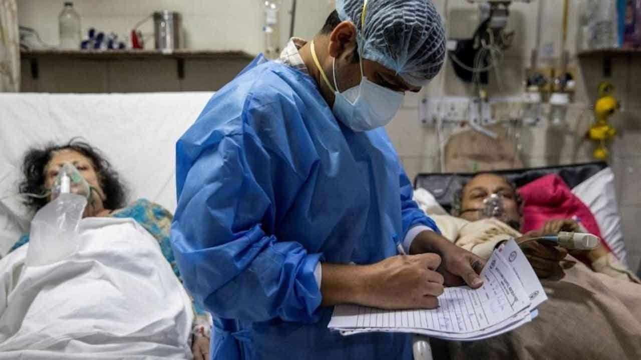 Black Fungus: রক্ষা পাচ্ছে না ডেঙ্গু আক্রান্তরাও, ফের ব্ল্যাক ফাঙ্গাসের থাবা রাজধানীতে