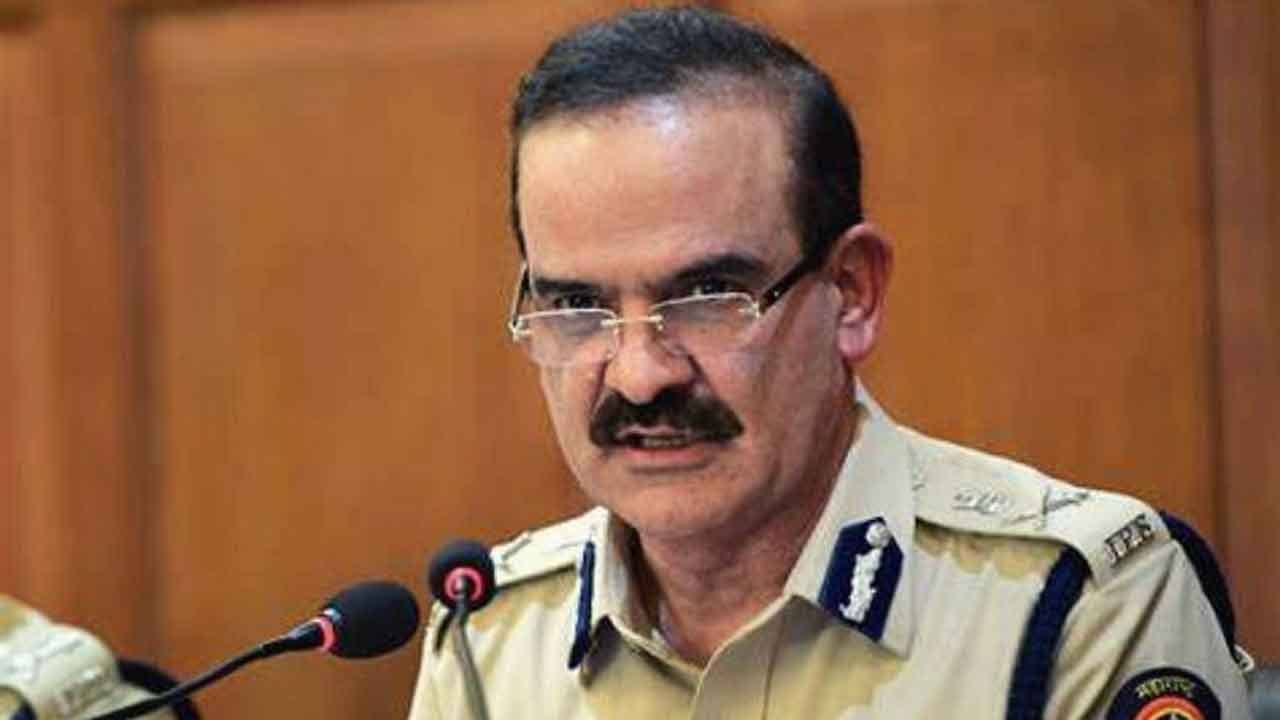 SC Grants Param Bir Singhs Legal Protection: কোথাও পালাইনি, দেশেই রয়েছি, বিশেষ শর্তে আইনি সুরক্ষা পেলেন পরমবীর সিং