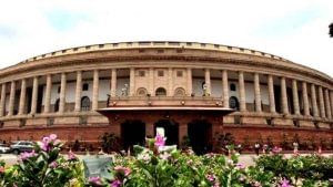 Parliament Winter Session: 'ঝগড়া' মেটাতে চায় কেন্দ্র, ৪ বিরোধী দলের নেতাদের সঙ্গে সোমবার কথা বলবেন প্রহ্লাদ যোশী
