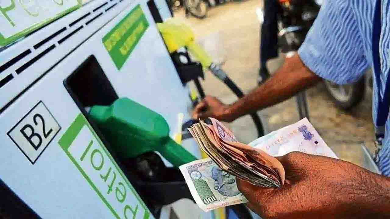 Petrol Price Hike: রাজ্য সরকার কেন পেট্রোপণ্যের মূল্যবৃদ্ধি রুখছে না? এবার জ্বালানি-জ্বালা বিধানসভাতেও