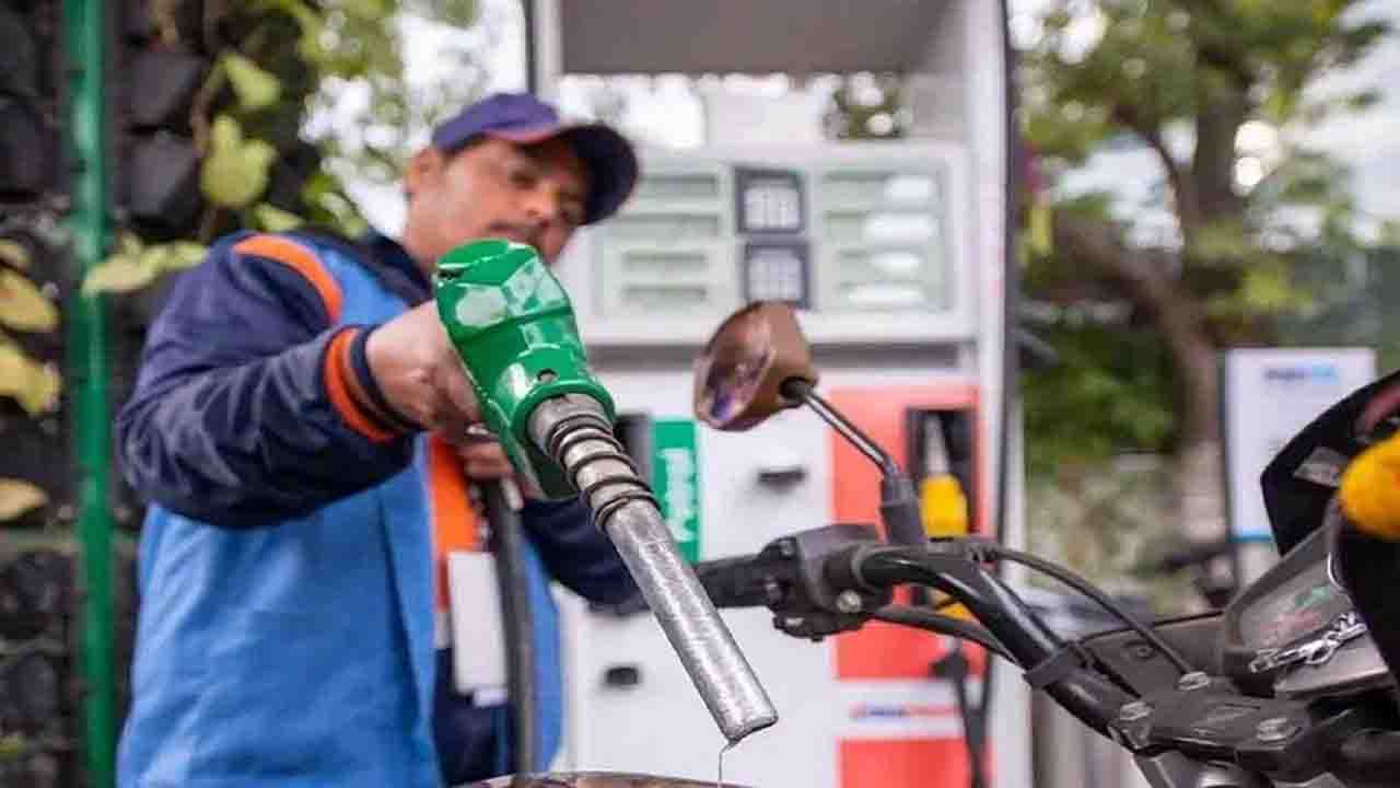 Petrol Price Today: অপরিশোধিত তেলের দাম বাড়ল, ক্রুড অয়েলের ছাড়ালো ৭৫ ডলার প্রতি ব্যারেল