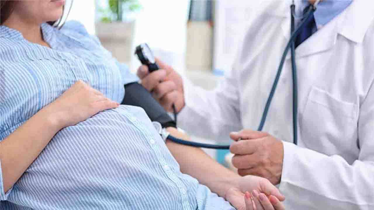Preeclampsia: সাবধান! করোনাকালে গর্ভাবস্থায় নিয়ন্ত্রণে রাখুন রক্তচাপকে