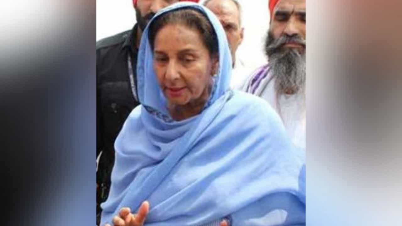 Congress Letter to Preneet Kaur: অমরিন্দরের পাশে কেন? ক্যাপ্টেন-পত্নীর দলবিরোধী আচরণের ব্যাখ্যা চাইল কংগ্রেস Congress Letter to Preneet Kaur: অমরিন্দরের পাশে কেন? ক্যাপ্টেন-পত্নীর দলবিরোধী আচরণের ব্যাখ্যা চাইল কংগ্রেস