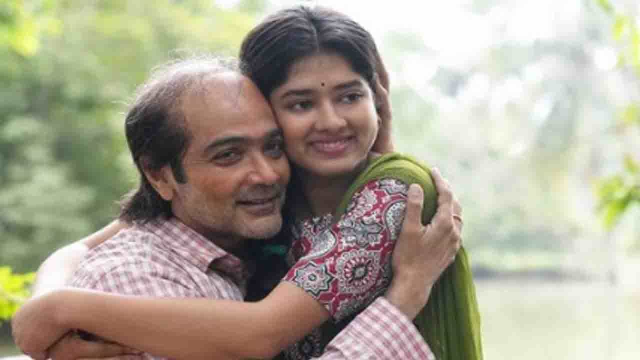 Ditipriya Roy: মনেই হচ্ছে না এতবড় স্টারের সঙ্গে অভিনয় করছি, কার প্রসঙ্গে বললেন দিতিপ্রিয়া? Ditipriya Roy: মনেই হচ্ছে না এতবড় স্টারের সঙ্গে অভিনয় করছি, কার প্রসঙ্গে বললেন দিতিপ্রিয়া?
