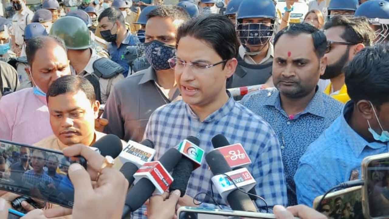 MP Raju Bista: 'সীমান্ত ওদের টাকা কামানোর জায়গা, তাই বিএসএফ-সুরক্ষা চায় না', বিস্ফোরক সাংসদ রাজু বিস্তা