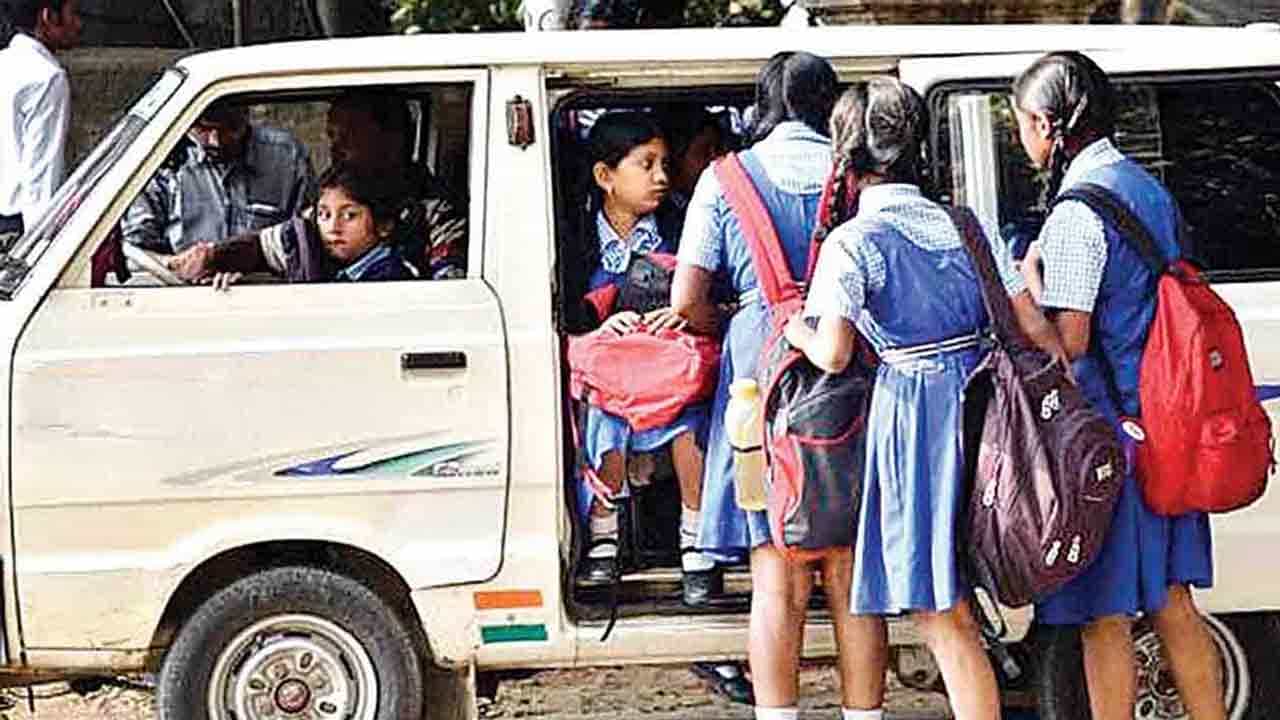 School Reopening: 'সকলের পক্ষে অনলাইন ক্লাস করা সম্ভব নয়', স্কুল খোলার দাবি জানিয়ে আদালতে খোদ শিক্ষক