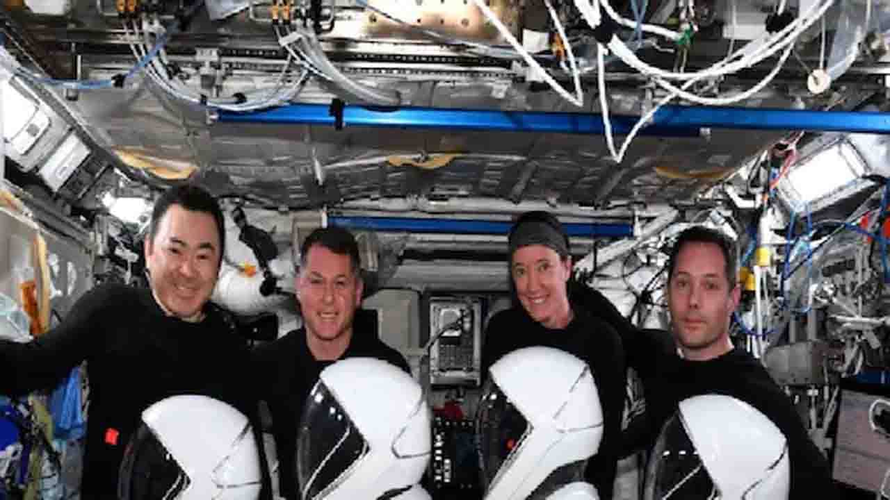 এই সমস্যার সম্মুখীন হয়ে ৬ মাস পর পৃথিবীতে ফিরলেন ৪ মহাকাশযাত্রী, শেয়ার করলেন অভিজ্ঞতা