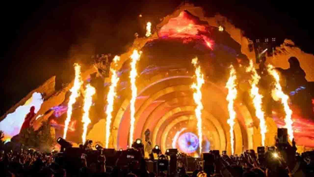 Astroworld Festival: গান শুনতে মঞ্চের দিকে ছুটলেন শ্রোতারা, পায়ের চাপেই মৃ্ত্যু আটজনের