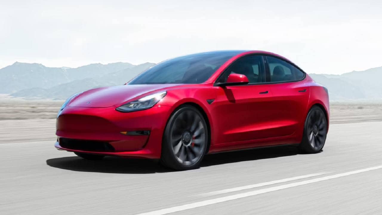 Elon Musk: মাত্র তিন মিনিটেই টেসলার গ্রাহকের অভিযোগের ভিত্তিতে জবাব দিলেন মাস্ক! মুগ্ধ ট্যুইটারও