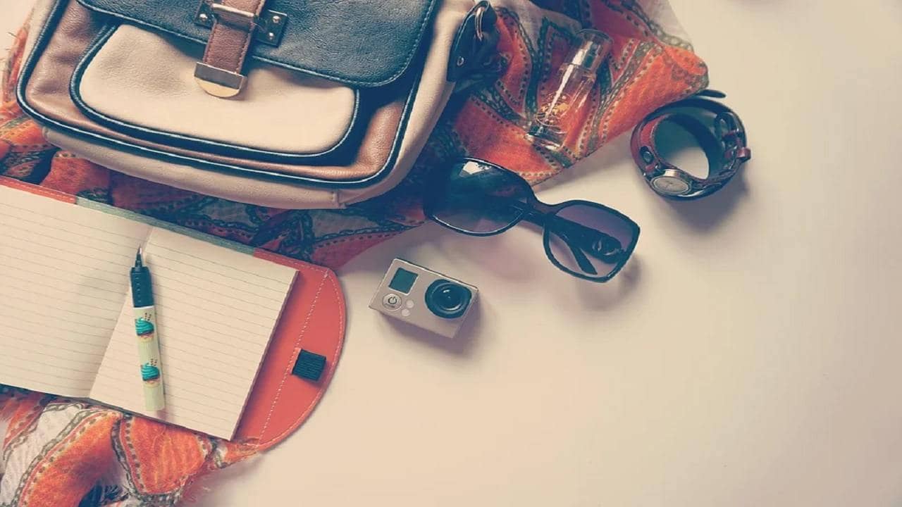 Weekend trip: লং উইক-এন্ড ট্রিপের পরিকল্পনা? ব্যাগ গোছানোর আগে হাতের সামনে রাখুন এই কয়েকটি জরুরি টিপস!