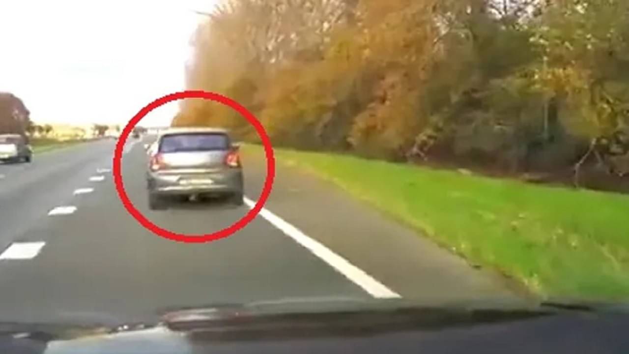 Viral Video: অচৈতন্য চালকের প্রাণ বাঁচাতে ব্যস্ত রাস্তায় নিজের গাড়ি ফেলে ছুটে এলেন এই যুবক! ভিডিয়ো ভাইরাল সোশ্যাল মিডিয়ায়