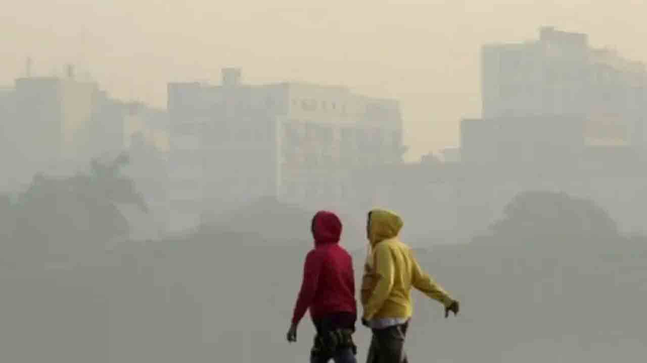 Weather Update: শীতের দেখা নাই রে! জোড়া ঝঞ্ঝা ফলায় পৌষেও অকালবর্ষণ, কী বলছে হাওয়া অফিস...