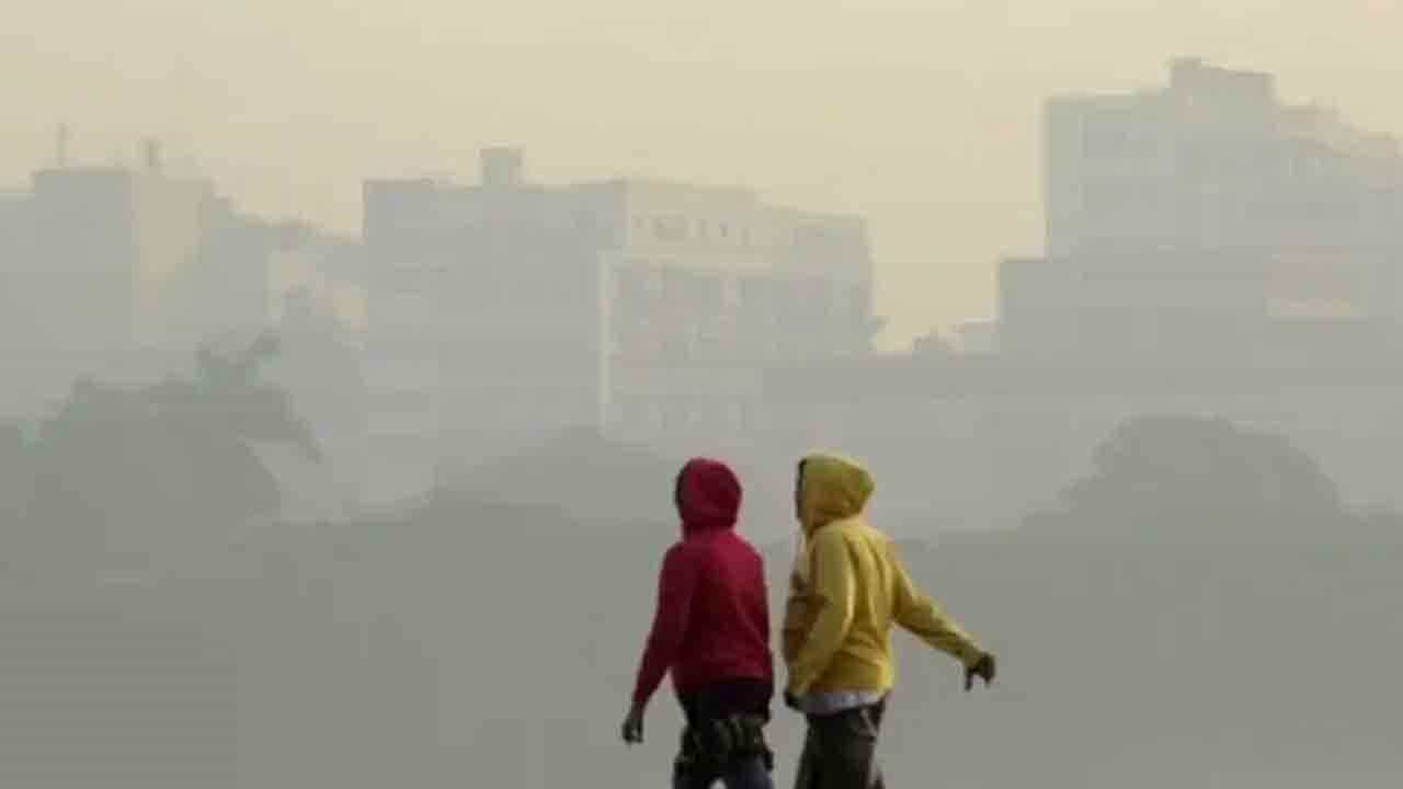 Weather Update: 'শীতের দেখা নাই রে!' জোড়া ঝঞ্ঝা ফলায় পৌষেও 'অকালবর্ষণ', কী বলছে হাওয়া অফিস... Weather Update: 'শীতের দেখা নাই রে!' জোড়া ঝঞ্ঝা ফলায় পৌষেও 'অকালবর্ষণ', কী বলছে হাওয়া অফিস...