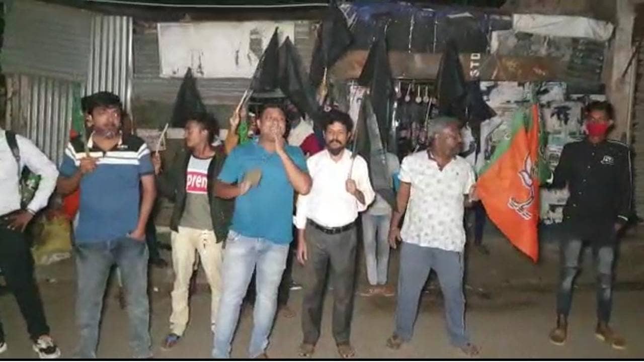 BJP: টাকার বিনিময়ে পুরসভা ভোটের টিকিট দিয়েছেন বিজেপি নেতা! চরম বিক্ষোভ