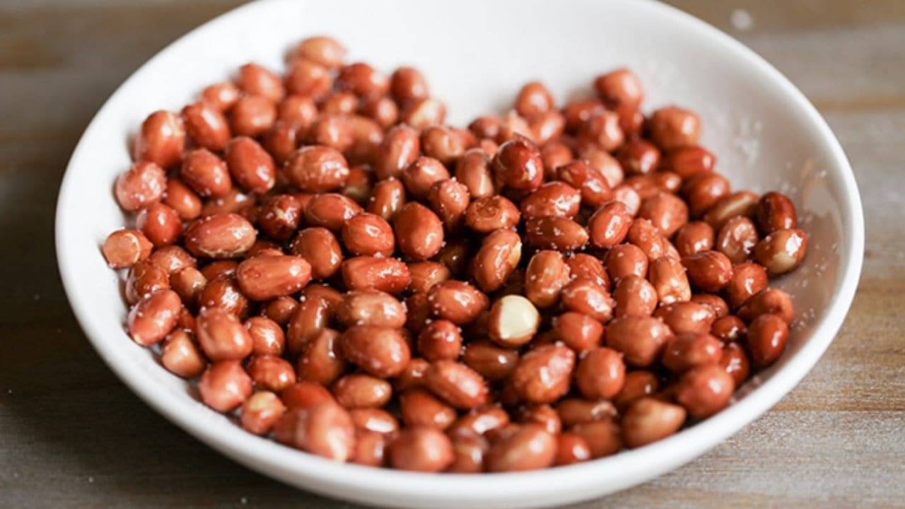 Nut Benefits: ভাজা বাদাম না কি কাঁচা বাদাম? কোন বাদামের স্বাস্থ্যকর উপকারিতা বেশি সেই সম্বন্ধে বিস্তারিত জেনে নিন...