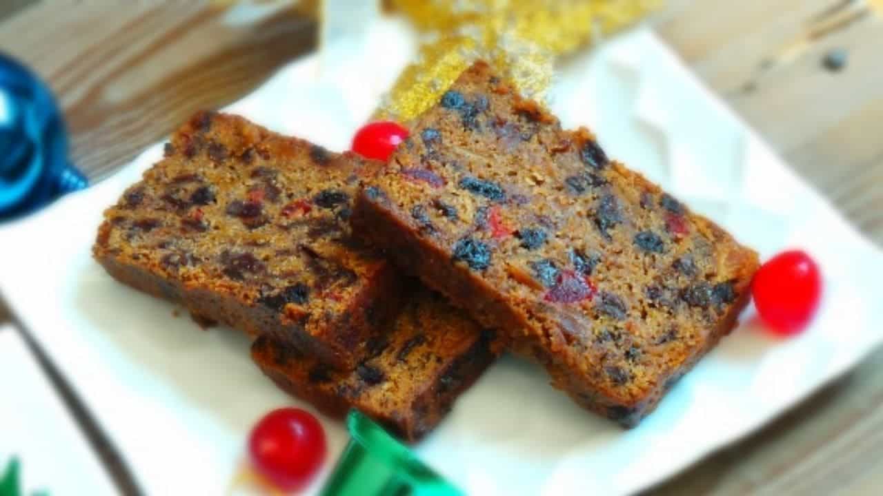 Fruit Cake: এবার শীতের মরসুমে বাড়িতে বসে বানিয়ে নিন এগলেস ফ্রুট কেক, কীভাবে বানাবেন জেনে নিন... Fruit Cake: এবার শীতের মরসুমে বাড়িতে বসে বানিয়ে নিন এগলেস ফ্রুট কেক, কীভাবে বানাবেন জেনে নিন...