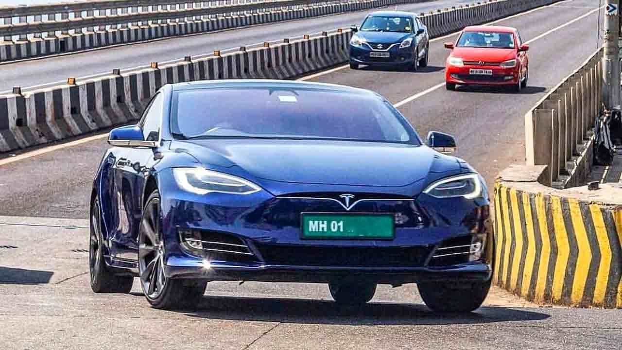 Tesla in India: ভারতের রাস্তায় আসতে চলেছে টেসলা, সম্মতি জানানো হল ৭ টি মডেলকে, কবে আসছে এই গাড়ি?