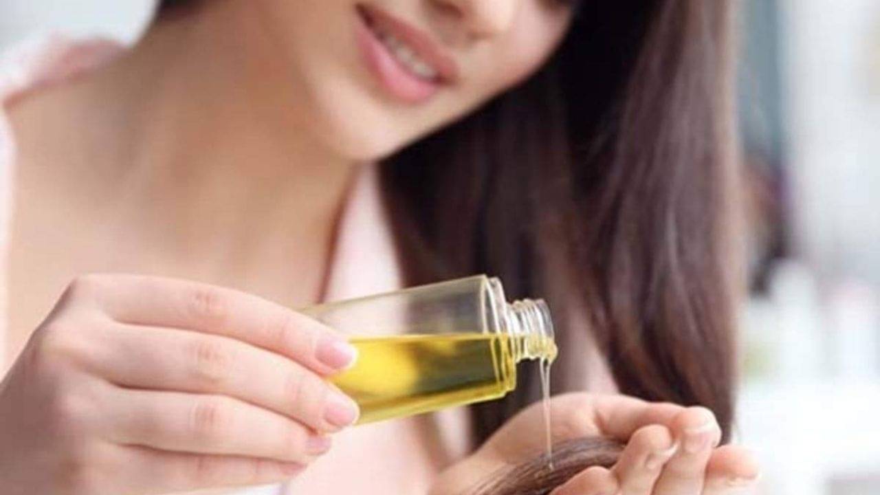Hair Care: চুলের যাবতীয় সমস্যা থেকে মুক্তি পেতে এই ৩ টি তেল ব্যবহার করলেই হবে, কীভাবে বানাবেন জেনে নিন...