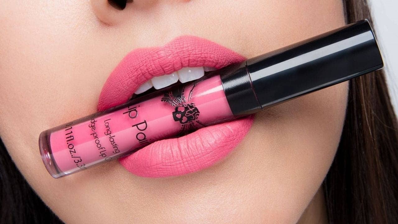 Lipstick Side Effects: গর্ভবতী অবস্থায় লিপস্টিক মাখলেও তা খেয়ে ফেললে কতটা ক্ষতি হতে পারে? সবিস্তারে জেনে নিন...