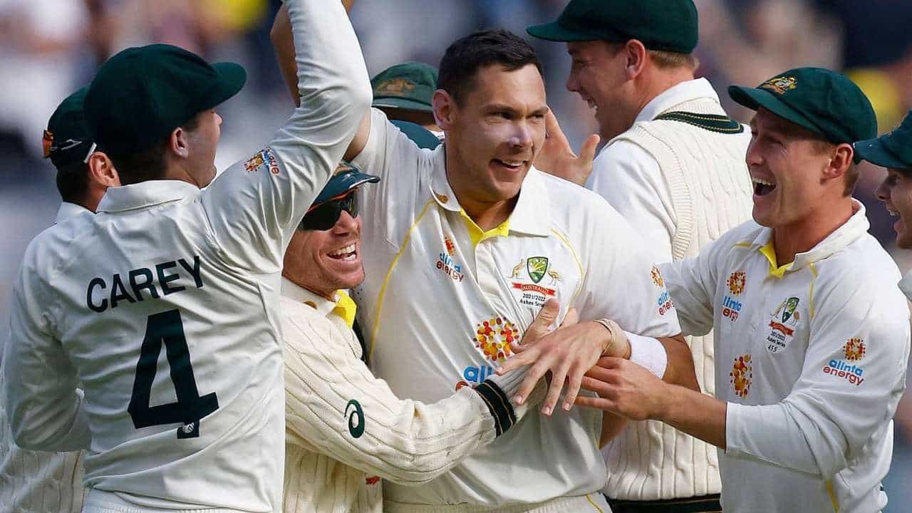 Ashes Series 2021-22: বোল্যান্ডের পেসে ধরাশায়ী ইংল্যান্ড, সিরিজ জয় অজিদের Ashes Series 2021-22: বোল্যান্ডের পেসে ধরাশায়ী ইংল্যান্ড, সিরিজ জয় অজিদের