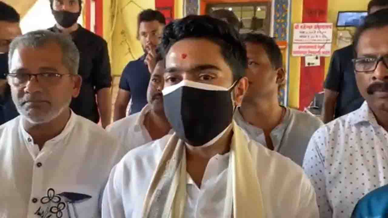 Abhishek Banerjee in Goa: পাঁচ নেতার দলত্যাগের পরই অভিষেকের গোয়া সফর, শুরুতেই পুজো দিলেন মহাদেবের মন্দিরে