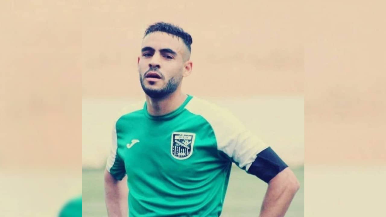 Sofiane Loukar: হৃদরোগে আক্রান্ত হয়ে মাঠেই প্রাণ হারালেন আলজেরিয়ান ফুটবলার সোফিয়ান লুকার