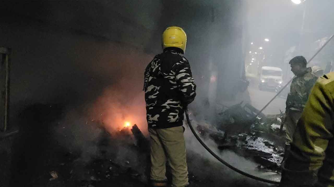 Alipurduar Fire: শরীর থেকে খসে পড়ছে চামড়া, মাথার চুল উপড়ে এসেছে! উড়ালপুলের নীচে ভয়ঙ্কর ঘটনা