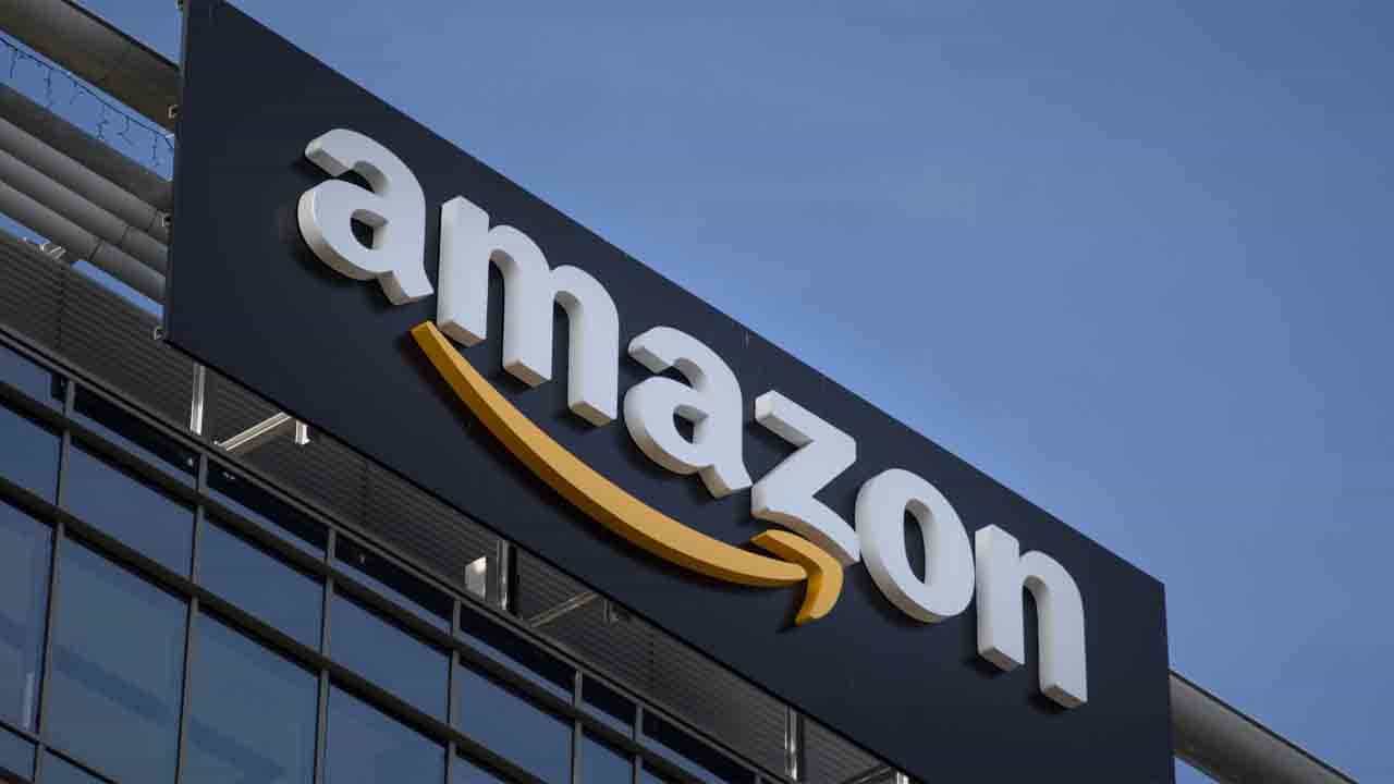 Amazon Mobile and TV Savings Days: বছর শেষে অ্যামাজনের এই সেলে কোন কোন স্মার্টফোনে ছাড় রয়েছে? Amazon Mobile and TV Savings Days: বছর শেষে অ্যামাজনের এই সেলে কোন কোন স্মার্টফোনে ছাড় রয়েছে?