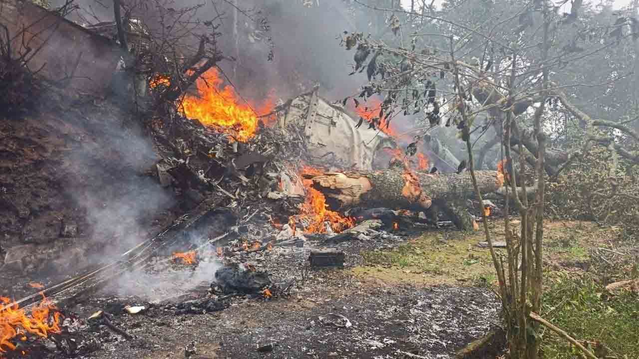 Bipin Rawat Death: মাটিতে আছড়ে পড়ার আগেই আগুন? দৃশ্যমানতার অভাব, যান্ত্রিক ত্রুটি নাকি অন্য কিছু?