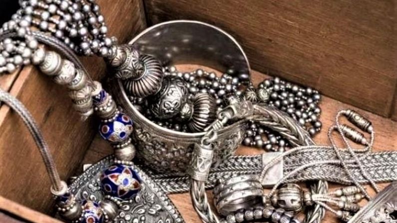 Junk Jewellery Cleaning