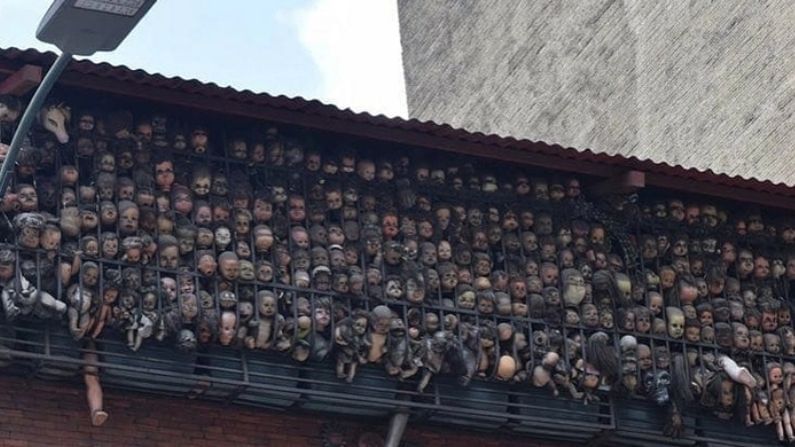 Dolls' Balcony