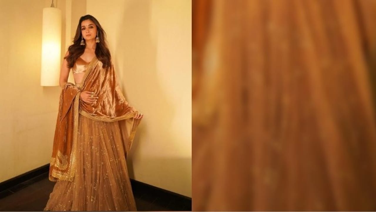 আসন্ন সিনেমা আরআরআর এবং ব্রক্ষ্মাস্ত্র-এর প্রোমোশানে ব্যস্ত অভিনেত্রী আলিয়া ভাট। প্রোমোশানে নজর কাড়া লুকে ধরা দিচ্ছেন অভিনেত্রী।