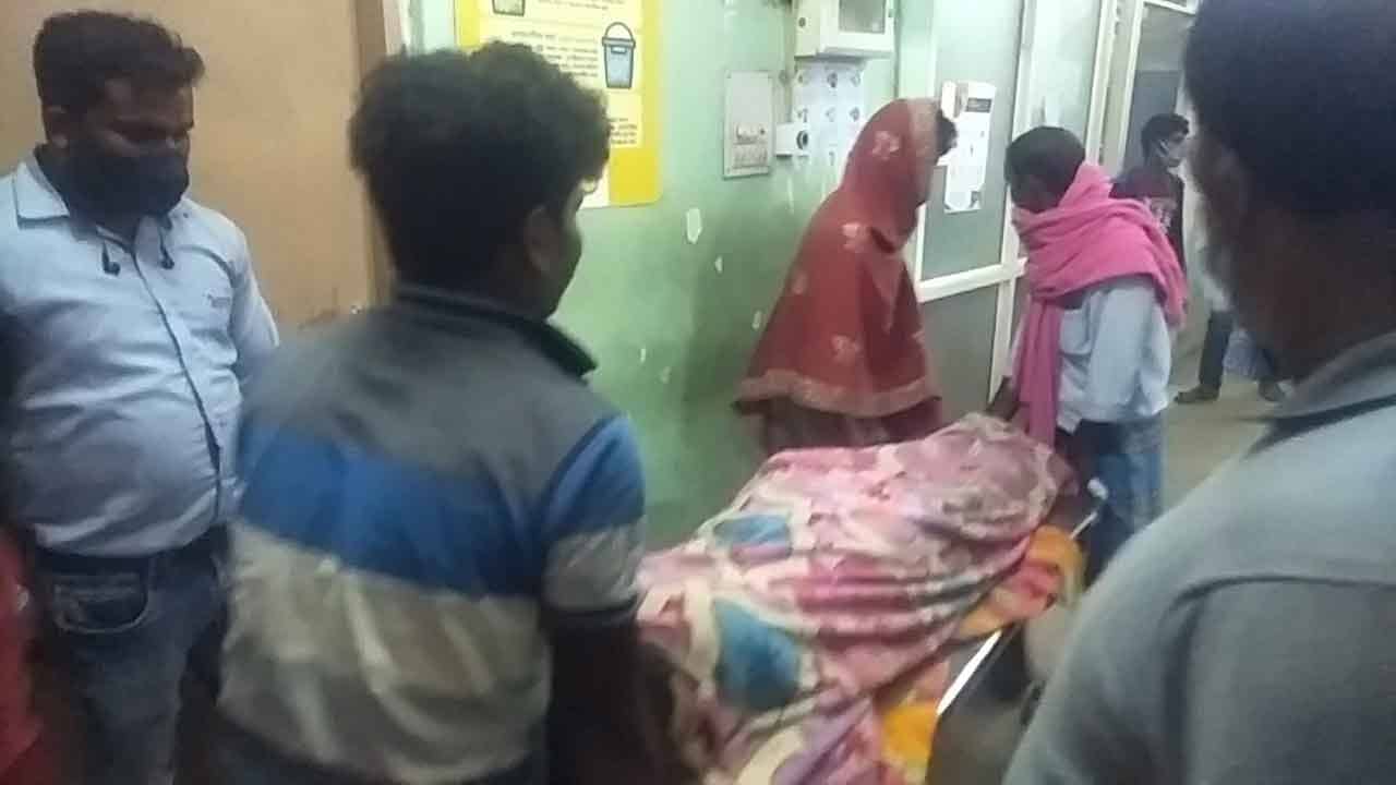 Basanti Accident: বাড়ির নির্মাণের কাজ তদারকি করছিলেন, রাজমিস্ত্রির সামনেই গৃহকর্তার সঙ্গে ভয়ঙ্কর ঘটনা