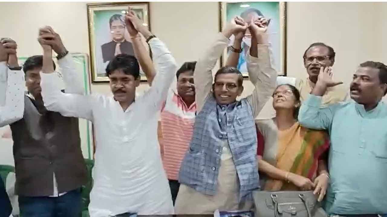 Canning TMC Clash: গোষ্ঠীদ্বন্দ্ব সামলাতে এবার ক্যানিংয়ের নজর তৃণমূলের