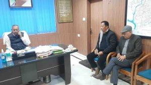 Binay Tamang in Siliguri Municipal Election 2021 Campaign: 'লভ স্টোরি শোনাতে আসিনি' গৌতমের সঙ্গে বৈঠকে বিনয়, গোর্খাভোটে 'আস্থা' ঘাসফুলের