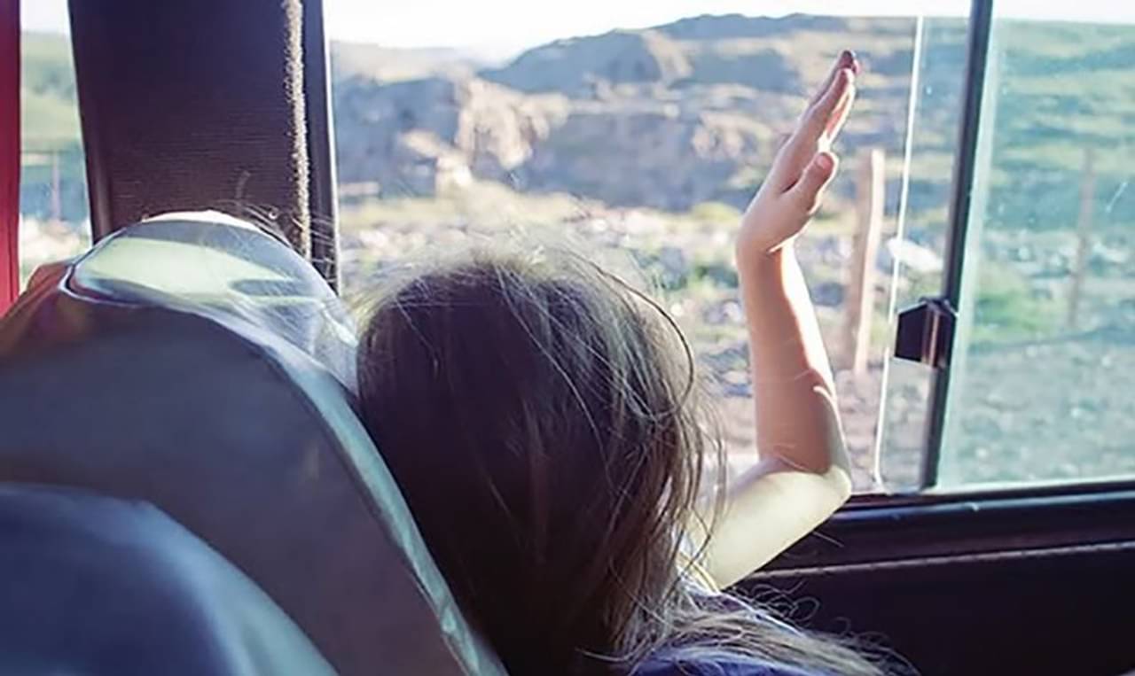 Bus Journey: বাসে করে ভ্রমণের মজাই আলাদা! করোনাকালে ব্যাগপ্যাকে অবশ্যই কী কী রাখবেন, তালিকাটি জেনে নিন একবার