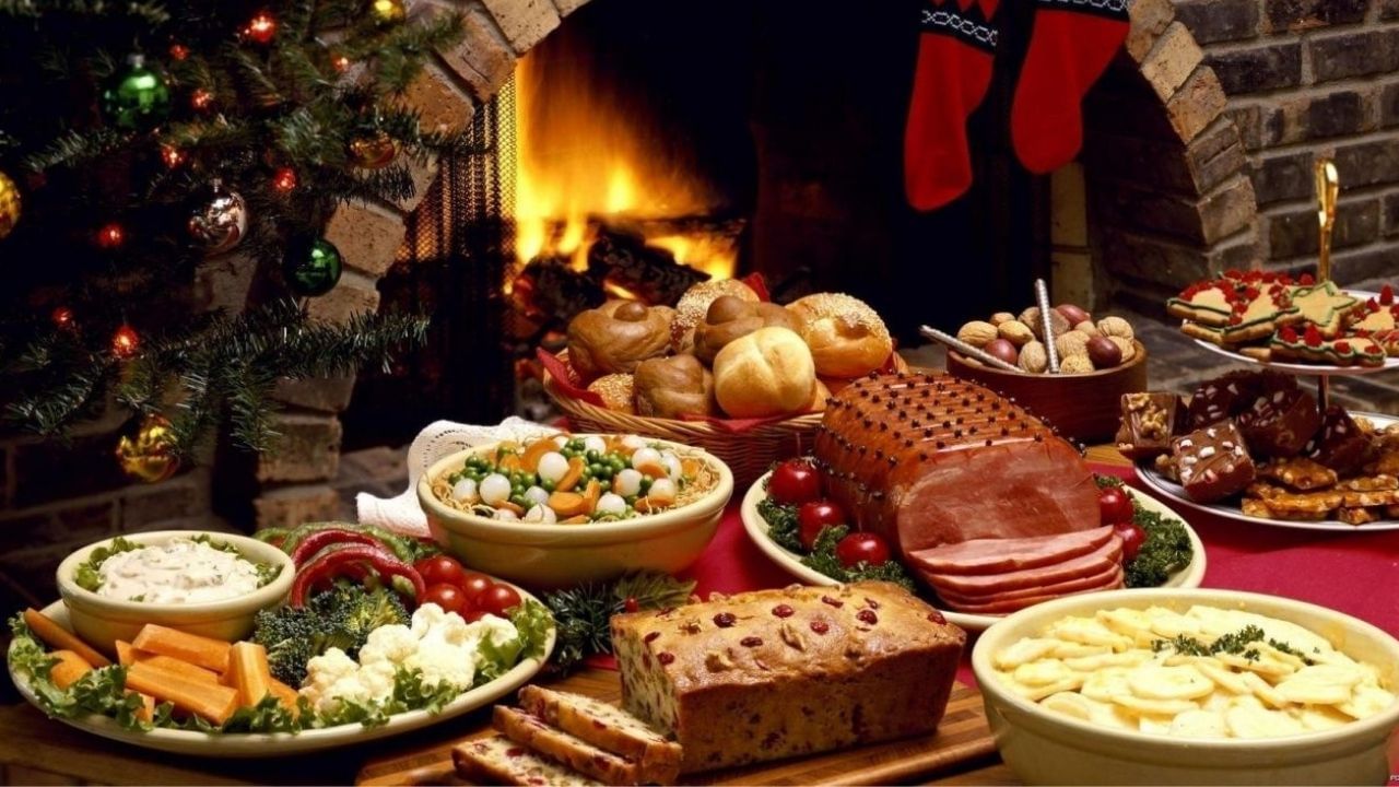 Christmas foods: উত্‍সবের দিনেও সুস্থ ও ফিট থাকতে এড়িয়ে চলুন এই ৫ অস্বাস্থ্যকর খাবার! ওজনও থাকবে নিয়ন্ত্রণে