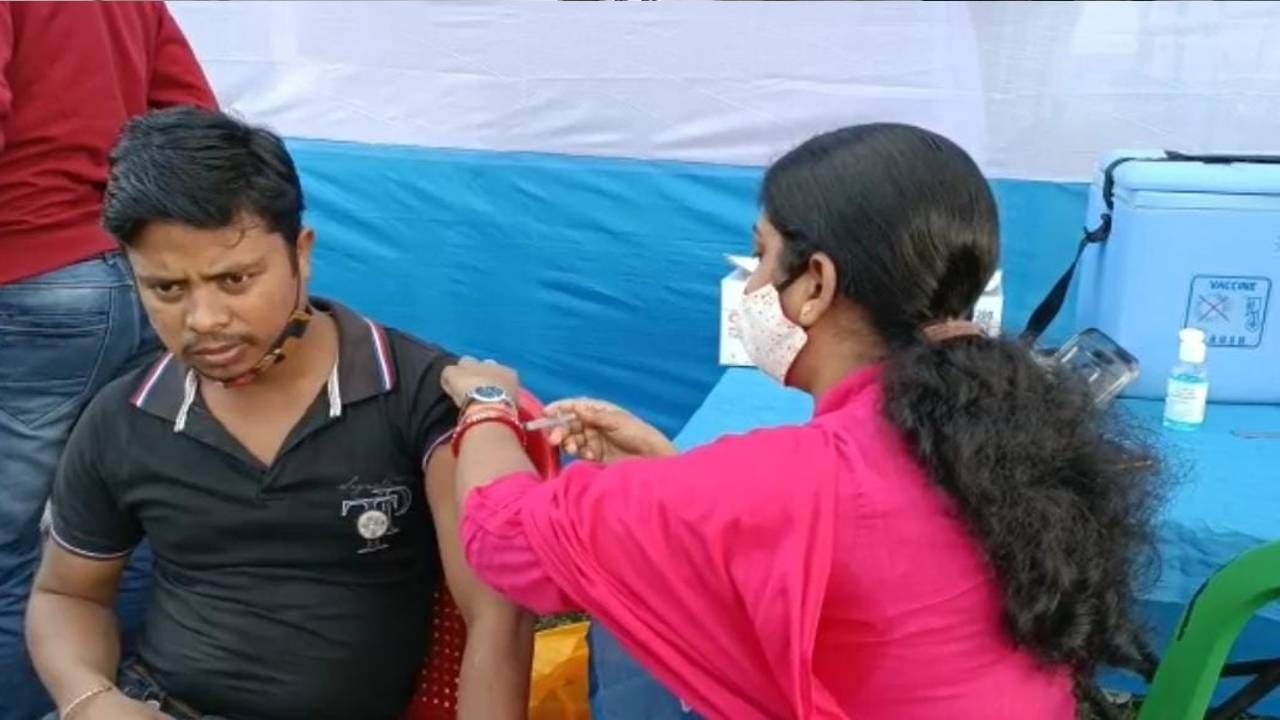 Corona Vaccine: সিংহভাগ মানুষ নিচ্ছেন না করোনার দ্বিতীয় ডোজ়! কেন মুখ ফেরাচ্ছেন তাঁরা?