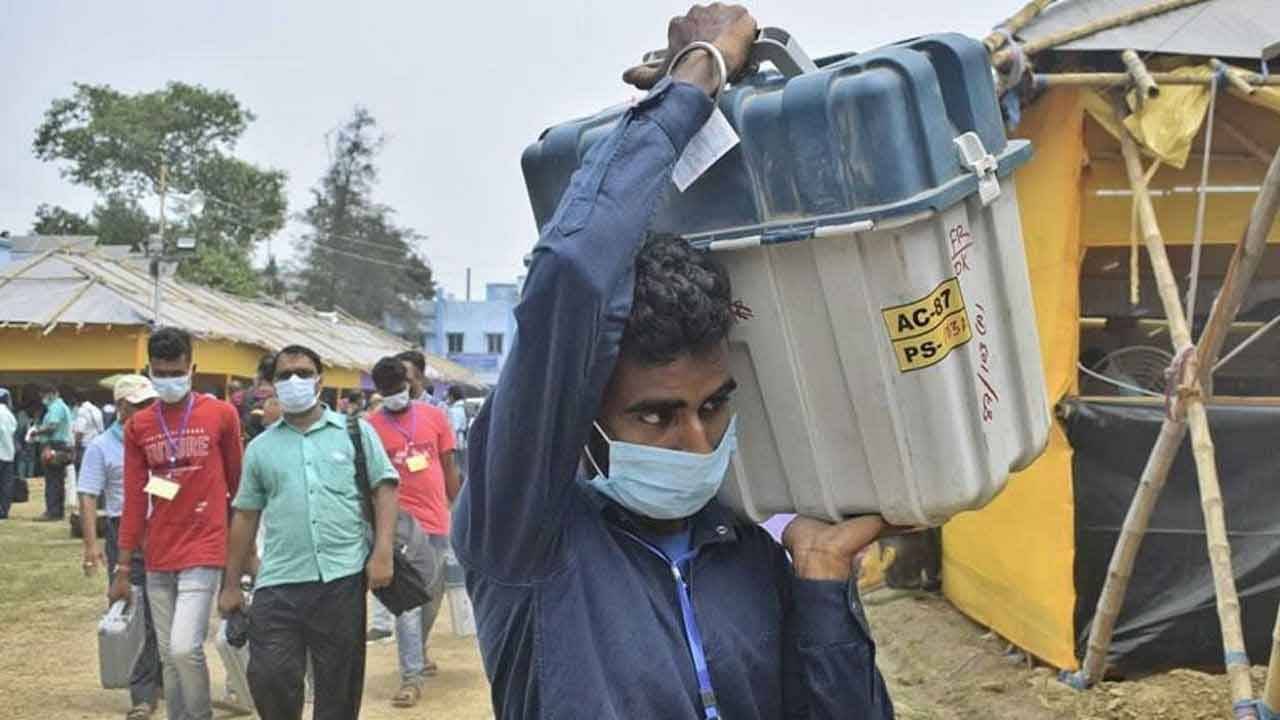 Frontline Workers: এবার ভোটকর্মীরাও ফ্রন্টলাইন ওয়ার্কার, পাবেন প্রিকশন ডোজ়