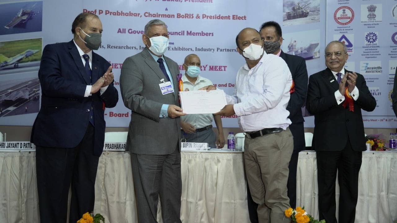 Bipin Rawat Dies: ৫ মাস আগে তাঁর হাত থেকে নিয়েছিলেন শংসাপত্র, বিপিন রাওয়াতের মৃত্যুতে শোকবিহ্বল হলদিয়ার বিস্ময় জুতো-র আবিষ্কর্তা