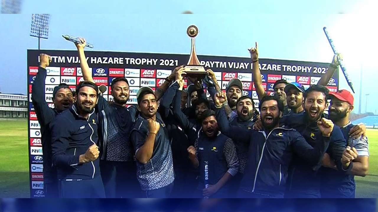 Vijay Hazare Trophy Final কাজে এল না ডিকের সেঞ্চুরি, প্রথম বার বিজয়