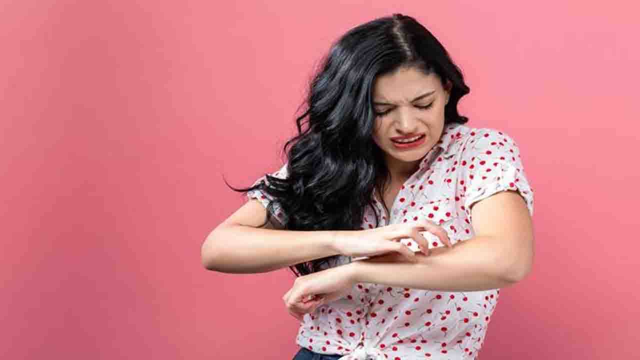 Itchy Skin: শীতে চুলকানির সমস্যা বেড়েই চলেছে? এবার ব্যবহার করে দেখুন ঘরোয়া প্রতিকার