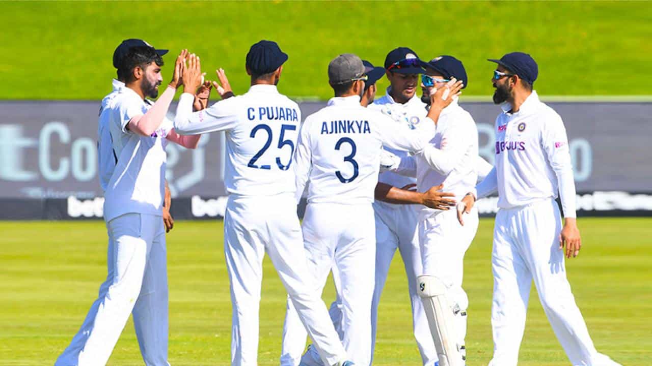 India vs South Africa: সেঞ্চুরিয়ন টেস্ট জিততে শেষ দিন বুমরা-সামিদের চাই ৬ উইকেট India vs South Africa: সেঞ্চুরিয়ন টেস্ট জিততে শেষ দিন বুমরা-সামিদের চাই ৬ উইকেট