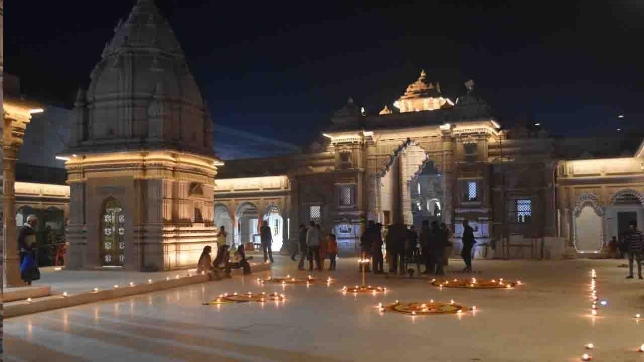 প্রধানমন্ত্রীকে স্বাগত জানাতে প্রস্তুত বারাণসী। 