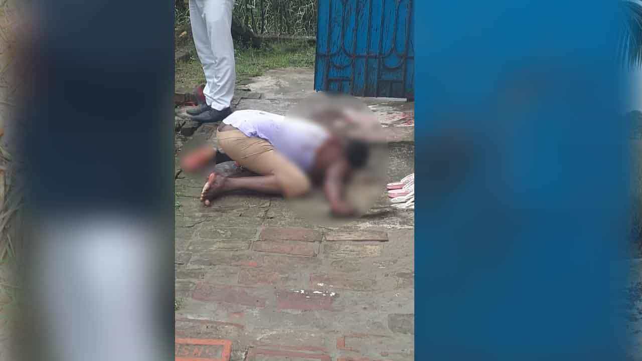 Kolkata Crime News: ঘর থেকে উদ্ধার ভাঙা চুরি, সন্দেহের তালিকায় ভাই! সোনালি পার্ক যুবক খুনে নয়া মোড় Kolkata Crime News: ঘর থেকে উদ্ধার ভাঙা চুরি, সন্দেহের তালিকায় ভাই! সোনালি পার্ক যুবক খুনে নয়া মোড়