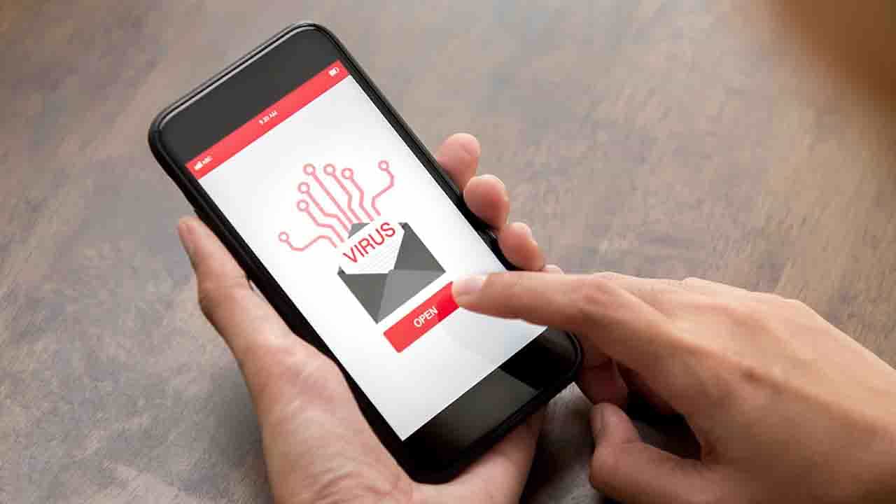 12 Malicious Android Apps: চুপিসাড়ে অ্যান্ড্রয়েড ফোন থেকে গ্রাহকের ব্যাঙ্কিং তথ্য চুরি করছে এই ১২ অ্যাপ, দেখে নিন তালিকা 12 Malicious Android Apps: চুপিসাড়ে অ্যান্ড্রয়েড ফোন থেকে গ্রাহকের ব্যাঙ্কিং তথ্য চুরি করছে এই ১২ অ্যাপ, দেখে নিন তালিকা