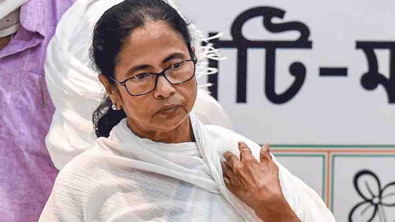 Mamata Banerjee: বাজেট অধিবেশনে কী হবে সংসদীয় রাজনীতির রুট ম্যাপ? সাংসদদের সঙ্গে বৈঠকে বসছেন মমতা
